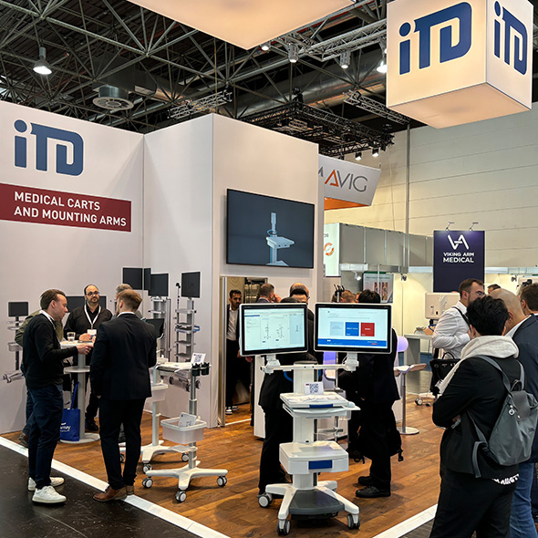 iTD Messestand mit Interessenten